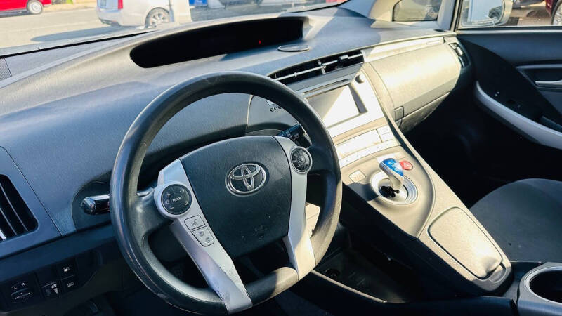 2013 Toyota Prius Plug-in Hybrid