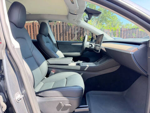 2024 Tesla Model Y Long Range