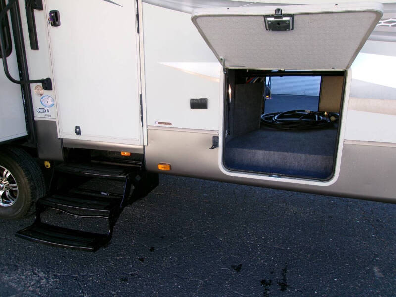 2015 Crossroads RV Cruiser 305RS