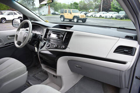 2012 Toyota Sienna Base 7-Passenger