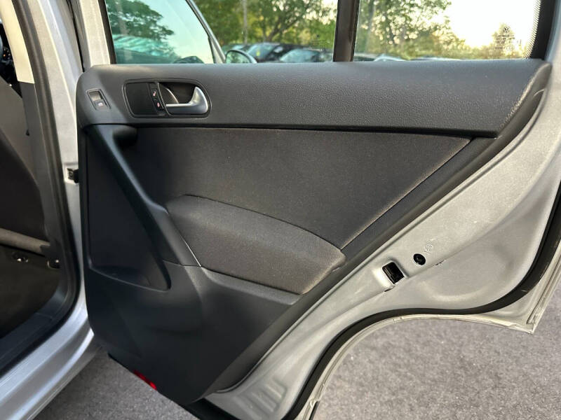 2015 Volkswagen Tiguan S