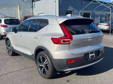 2023 Volvo XC40 B5 Core