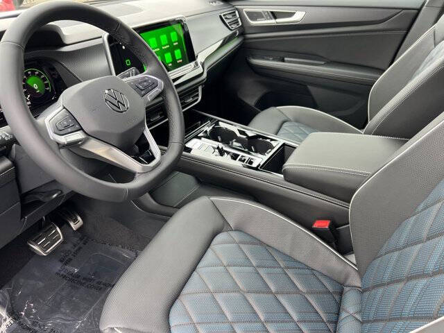 2026 Volkswagen Atlas Cross Sport SEL Premium R-Line 4Motion