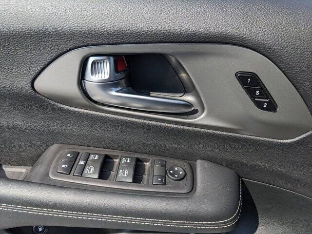 2025 Chrysler Pacifica Plug-In Hybrid