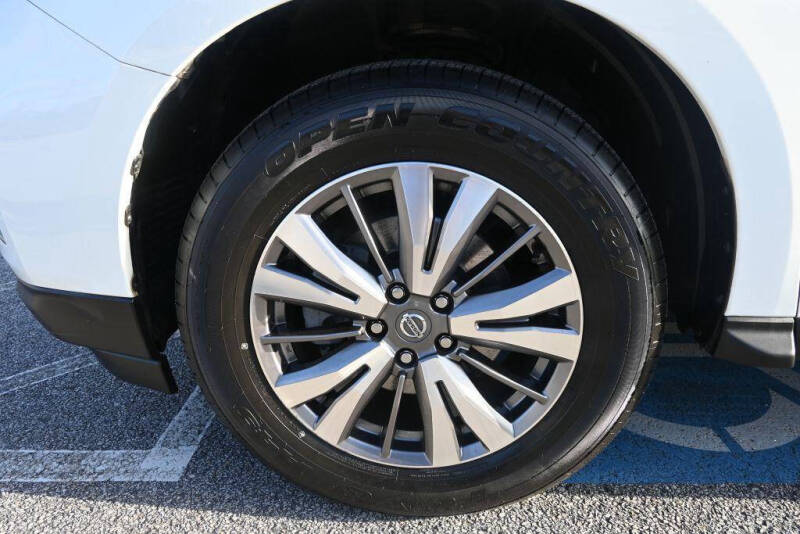 2020 Nissan Pathfinder SL