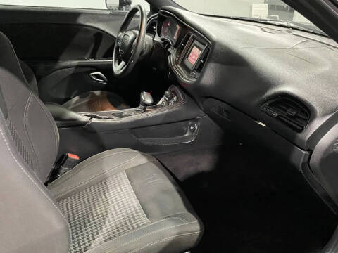 2017 Dodge Challenger SXT