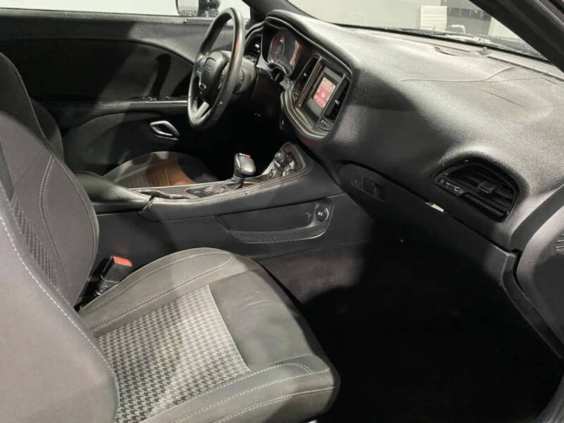 2017 Dodge Challenger SXT