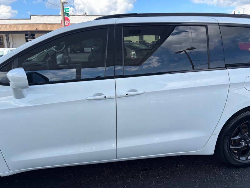 2020 Chrysler Pacifica Touring L