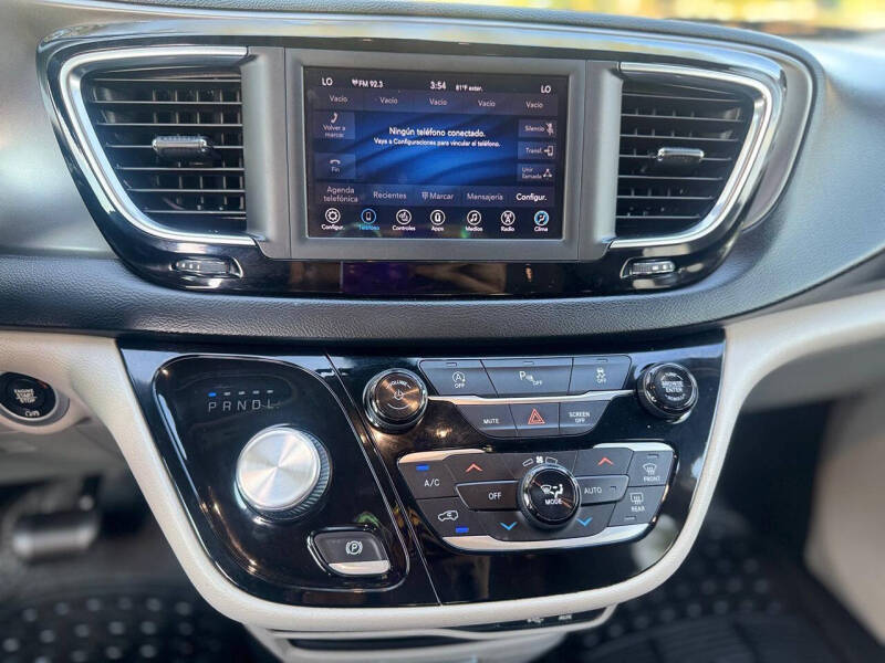 2020 Chrysler Pacifica Touring L