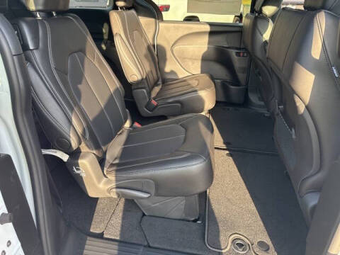 2026 Chrysler Voyager LX