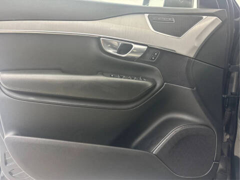 2021 Volvo XC90 T5 Momentum