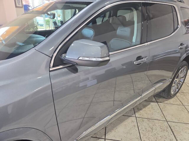 2022 GMC Acadia Denali