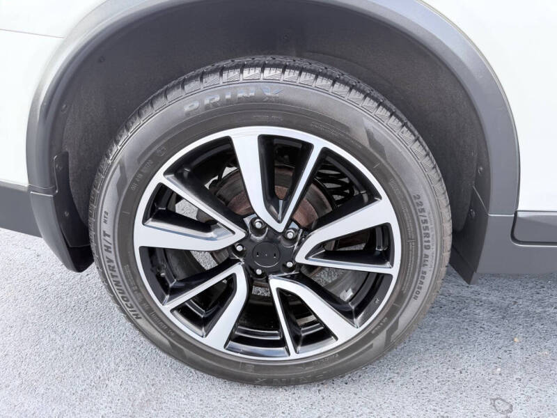 2017 Nissan Rogue SL