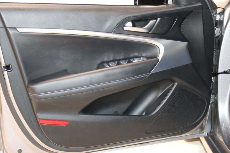 2023 Genesis G70
