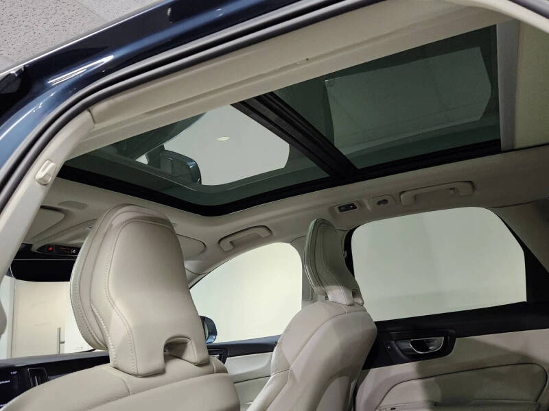 2021 Volvo XC60 T5 Momentum