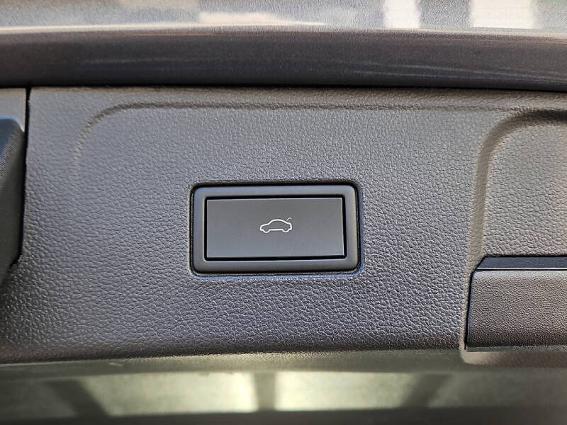 2023 Volkswagen Atlas SE