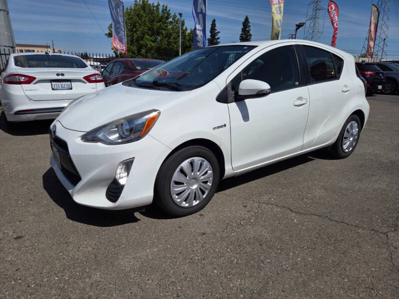 2016 Toyota Prius c Two