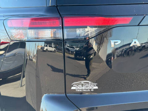 2022 Nissan Pathfinder SV