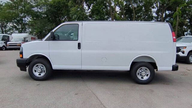 2025 Chevrolet Express 2500