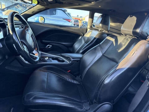 2015 Dodge Challenger SXT Plus