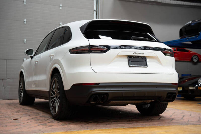 2022 Porsche Cayenne Platinum Edition