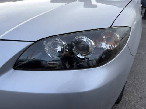 2005 Mazda MAZDA3 i