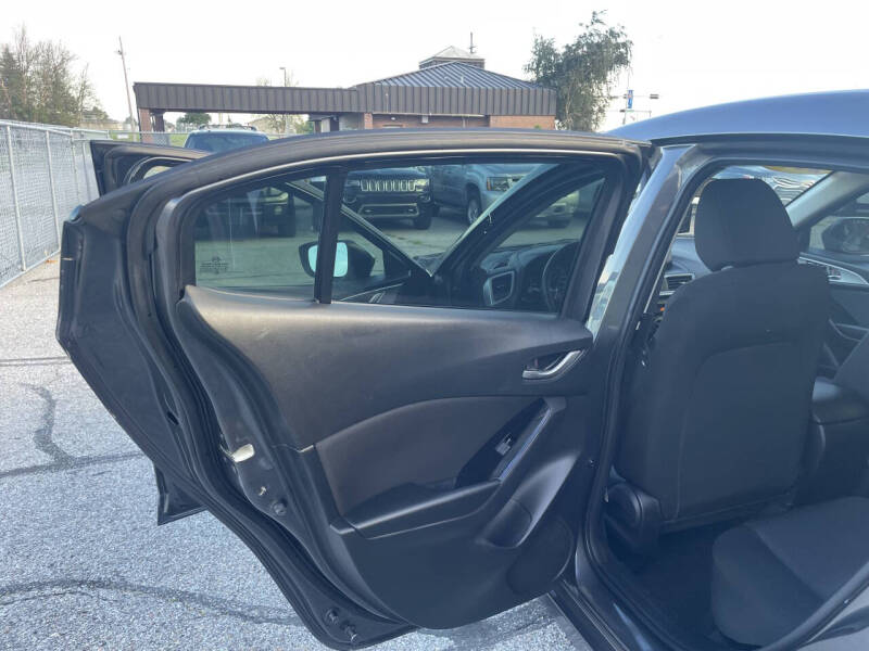 2017 Mazda MAZDA3 Sport