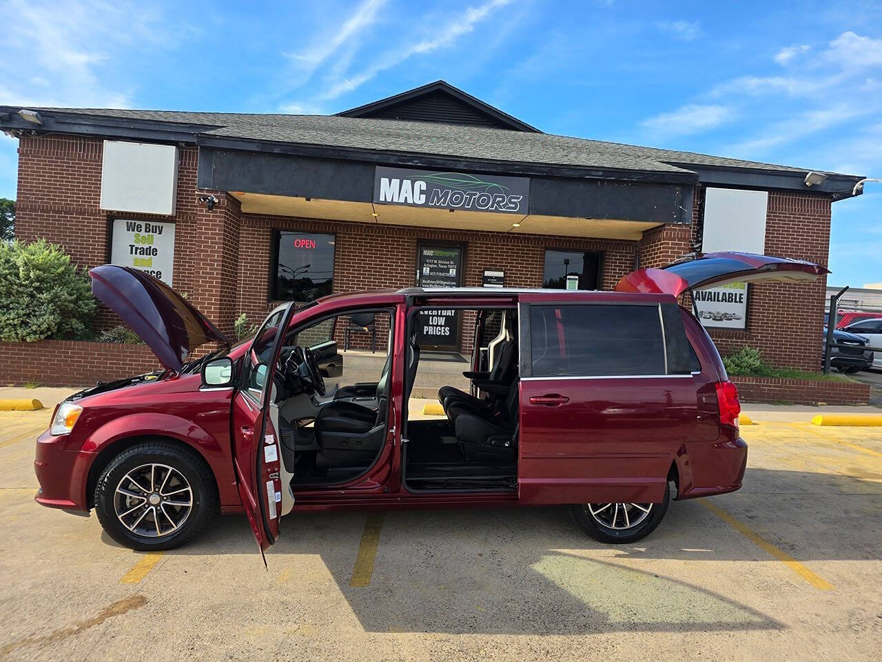 2017 Dodge Grand Caravan for sale at Mac Motors in Arlington, TX