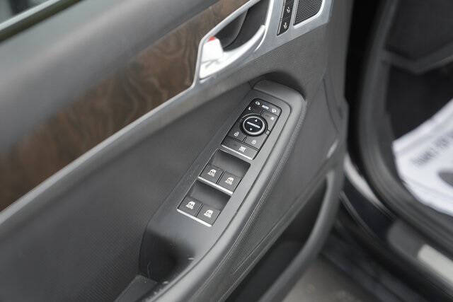 2015 Hyundai Genesis