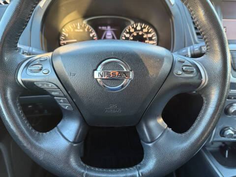 2017 Nissan Pathfinder SL