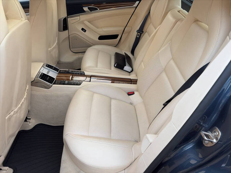 2012 Porsche Panamera 4S