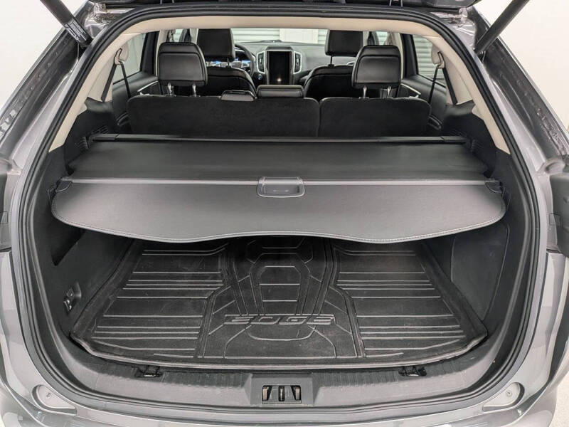 2021 Ford Edge Titanium