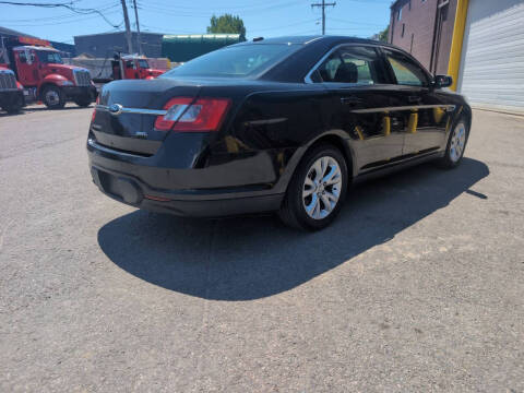2011 Ford Taurus SEL