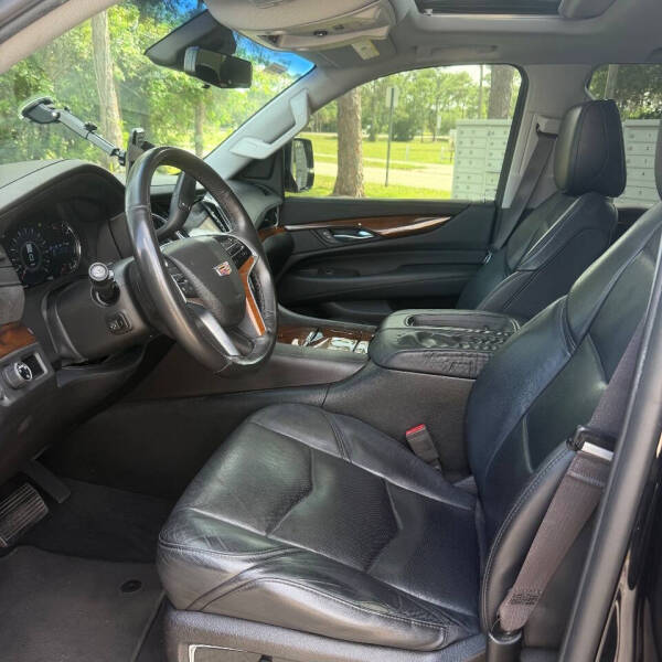 2017 Cadillac Escalade Luxury