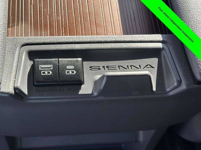 2021 Toyota Sienna LE 8-Passenger