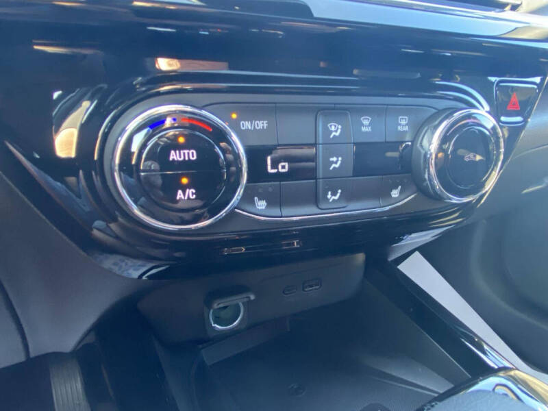 2025 Chevrolet Trax RS
