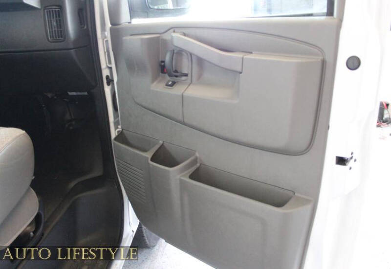 2023 GMC Savana 2500