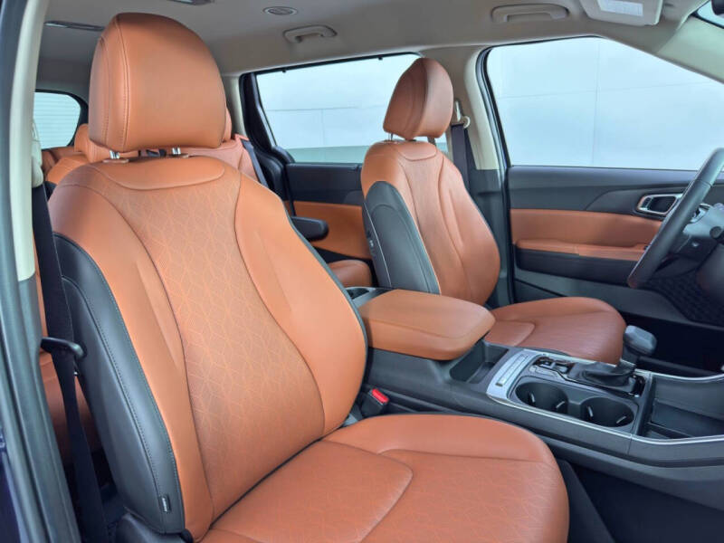 2025 Kia Carnival EX