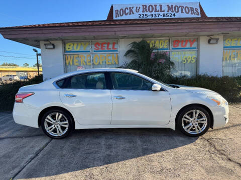 2013 Nissan Altima for sale at Rock & Roll Motors in Baton Rouge LA