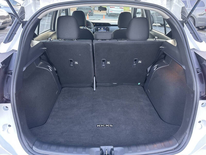 2023 Nissan Kicks SV