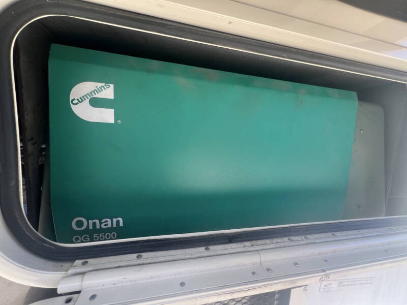 2021 Thor Motor Coach Hurricane