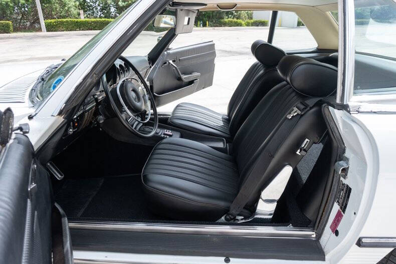 1977 Mercedes-Benz 450-Class