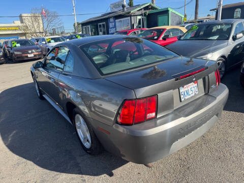 2004 Ford Mustang