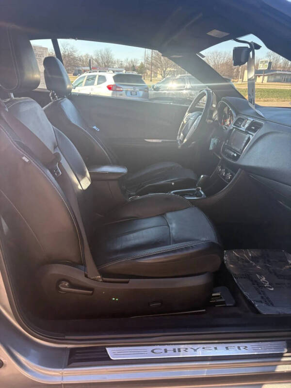 2011 Chrysler 200 Limited