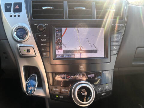 2013 Toyota Prius v Five