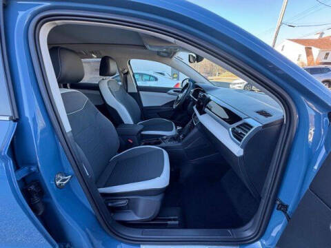 2025 Volkswagen Taos SE 4Motion