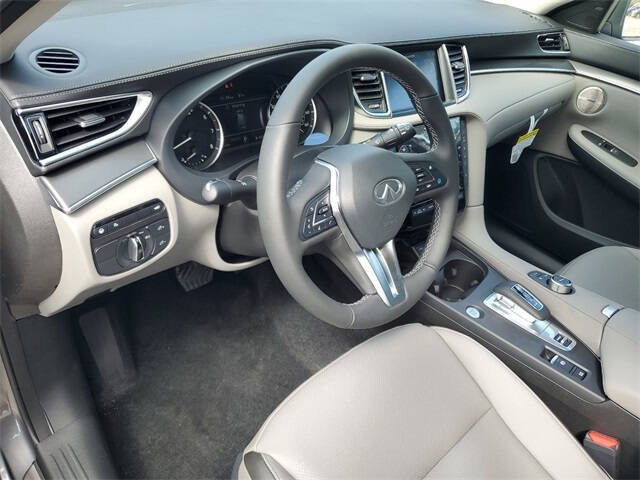 2025 Infiniti QX50 Luxe