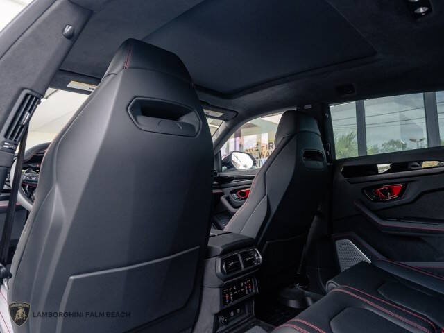 2025 Lamborghini Urus SE