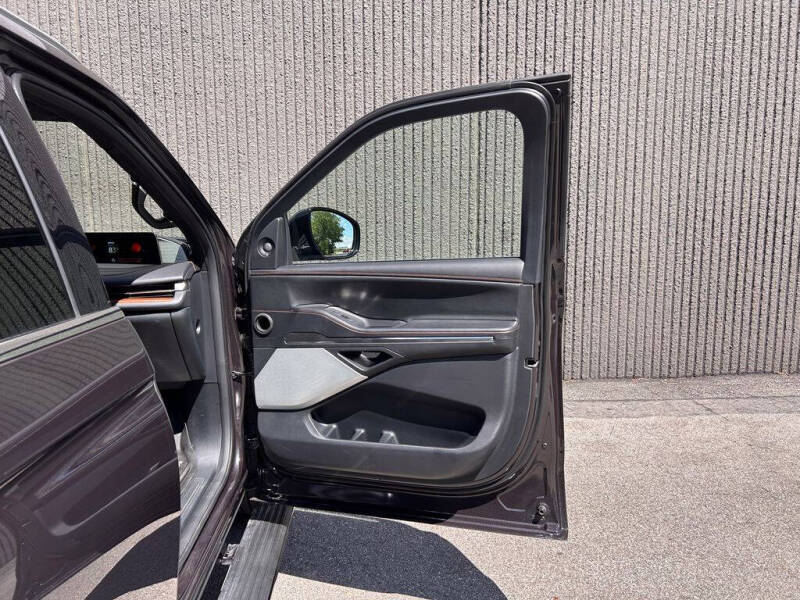 2025 Lincoln Navigator Black Label