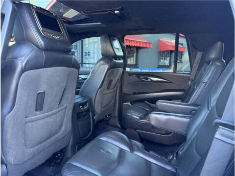 2019 Cadillac Escalade Platinum